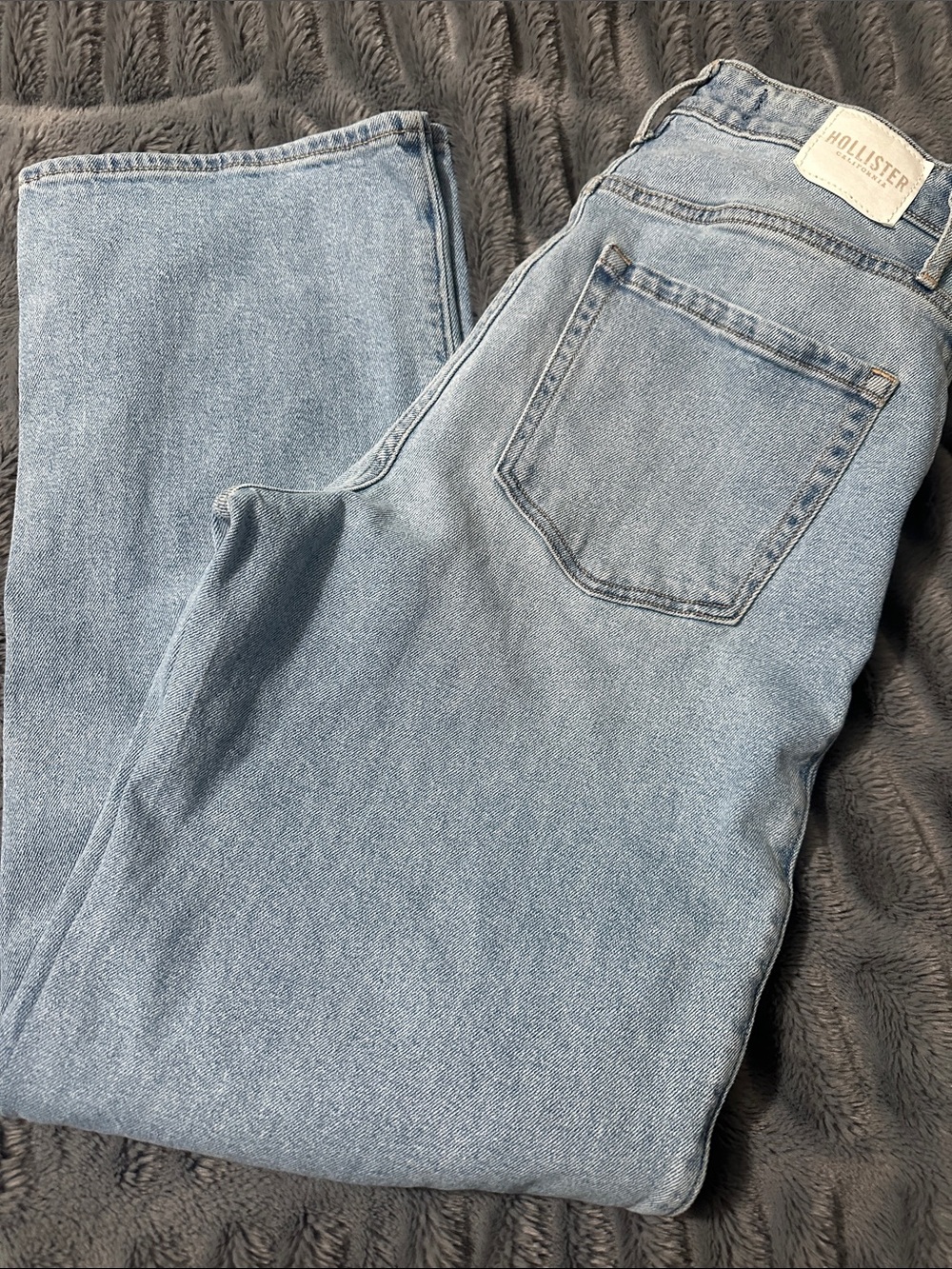 Hollister women's 11 R 30x31 Light Wash ultra high rise Dad Jeans Excellent cond